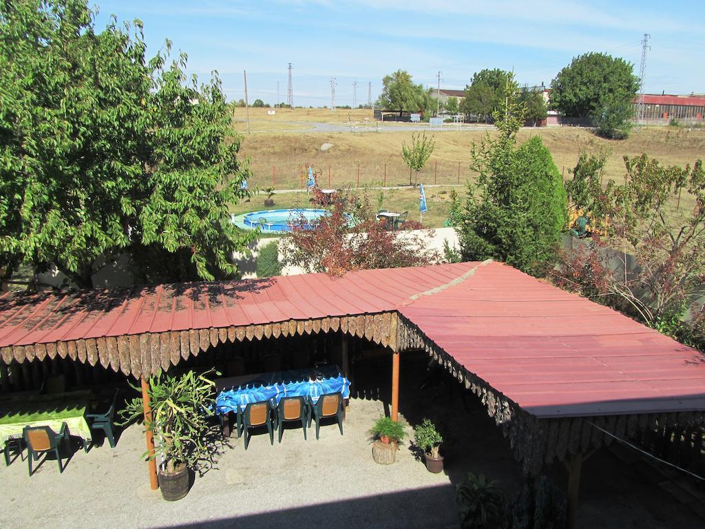 Guest House Edelvais Dve Mogili Exterior foto